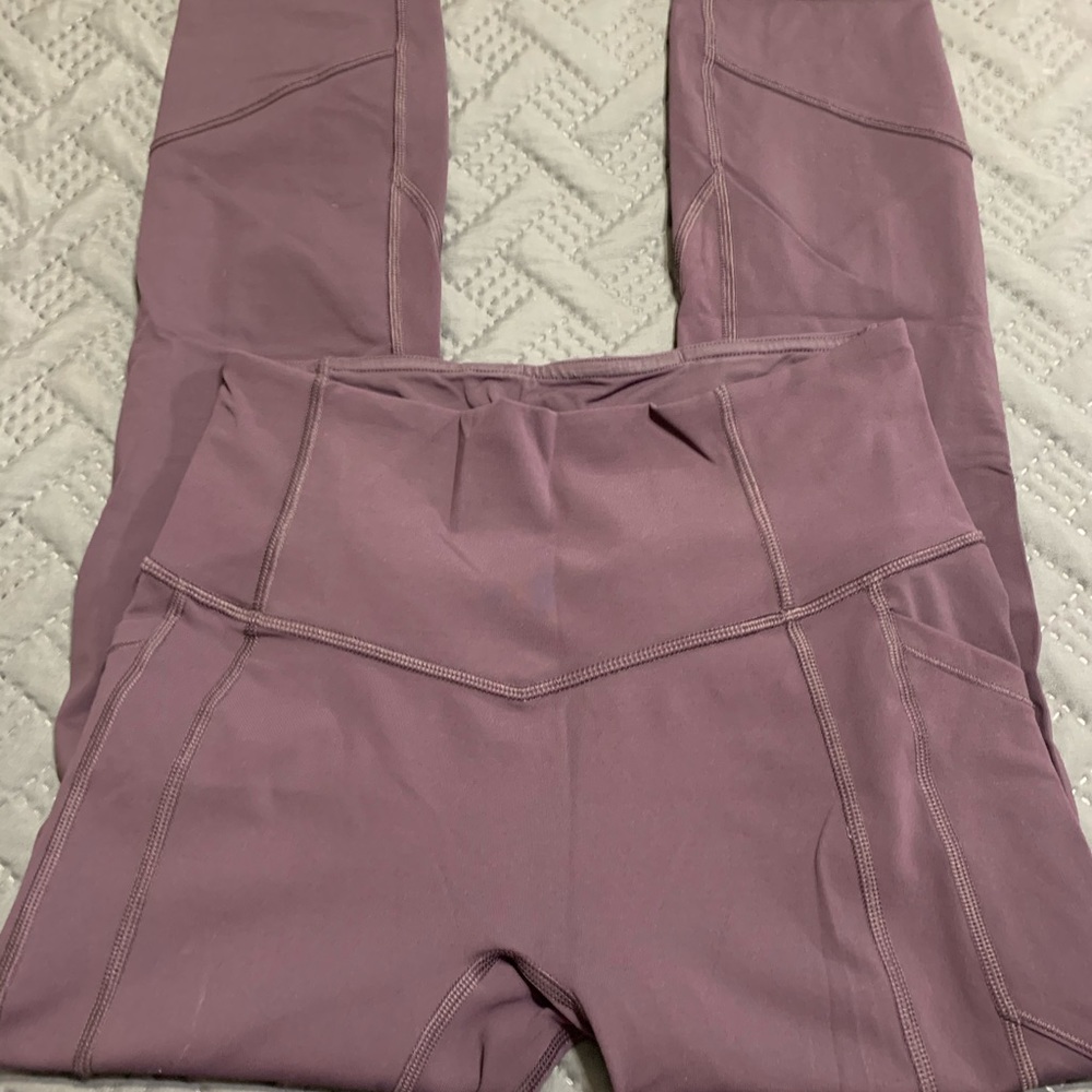 Lululemon 7/8 plum leggings